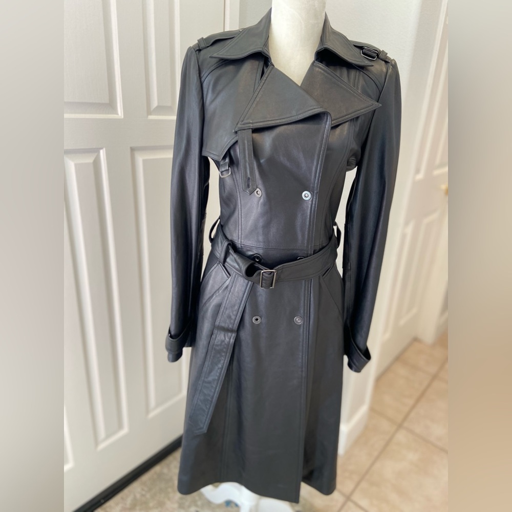 David Meister Vintage 100% Lamb skin leather coat.